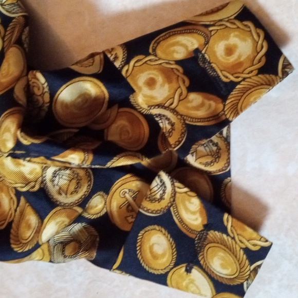 Classic Silk Maximalist Blouse - Picture 8 of 9